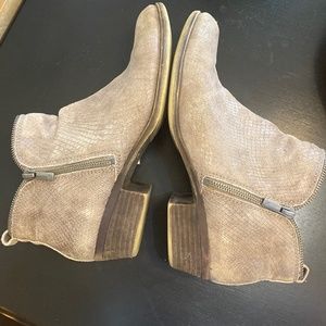Lucky brand zip booties